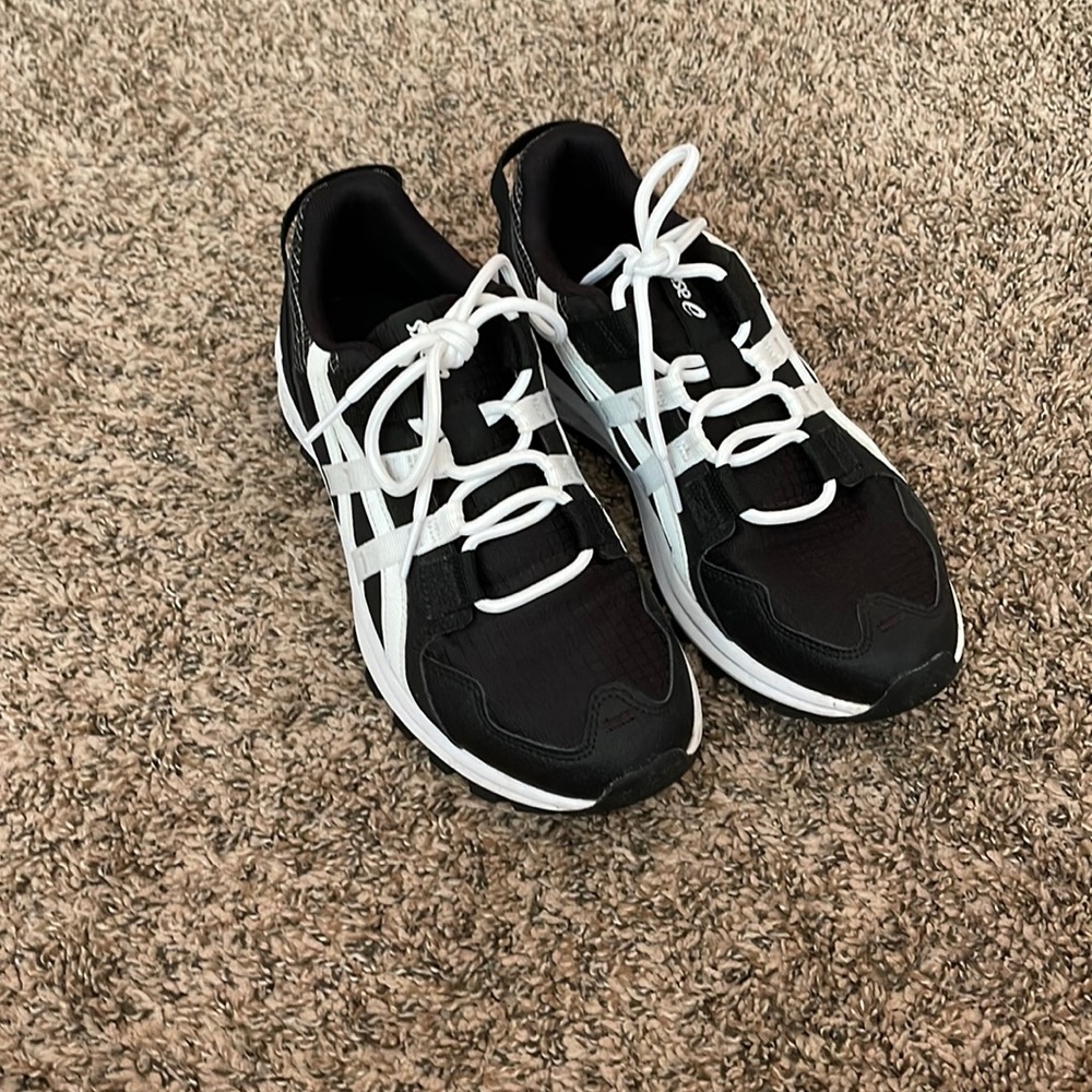 ASICS Tennis Shoes
